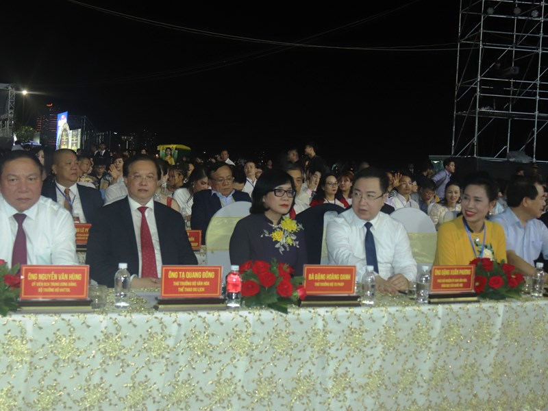 Đại nhạc hội “Đôi cánh diệu kỳ” trên thành phố biển Nha Trang - Anh 2