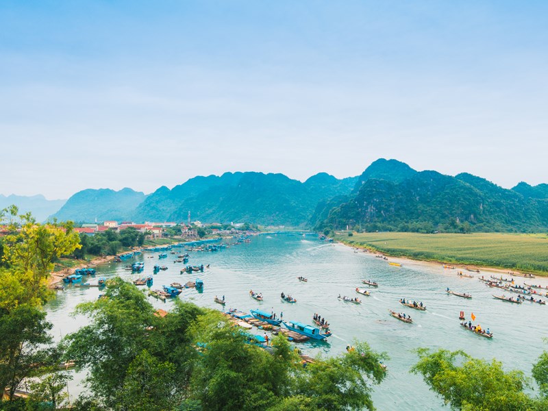 Quảng Bình phát triển trọng điểm bốn cụm du lịch “đặc biệt” - Anh 1
