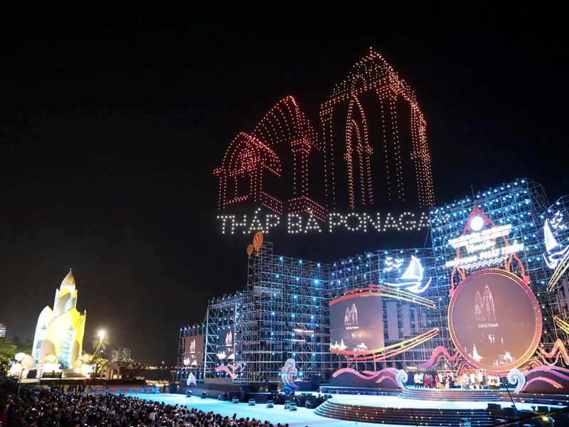 6 tháng đầu năm 2023, Khánh Hòa đón hơn 2,7 triệu lượt khách lưu trú - Anh 1