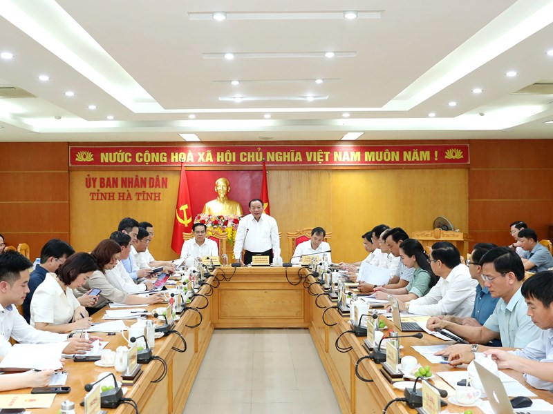 Bộ trưởng Nguyễn Văn Hùng: Đánh thức tiềm năng, phát huy giá trị văn hoá của núi Hồng, sông La và con người Hà Tĩnh - Anh 12