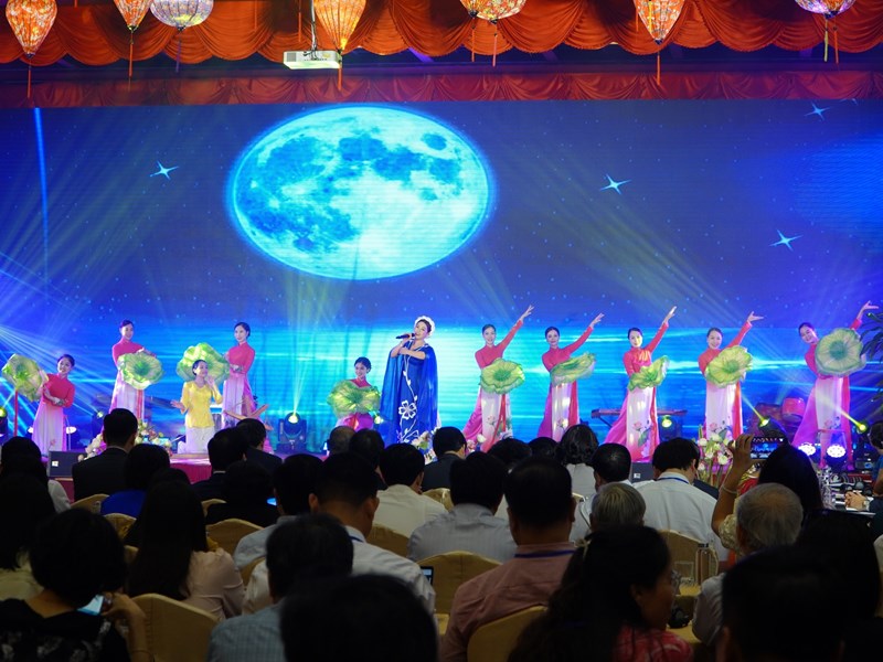 Bộ trưởng Nguyễn Văn Hùng: Việt Nam luôn mong muốn học hỏi kinh nghiệm phát huy giá trị các danh hiệu UNESCO để phát triển bền vững - Anh 7
