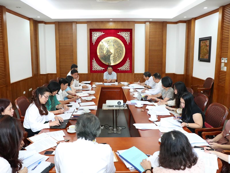 Bộ trưởng Nguyễn Văn Hùng: 