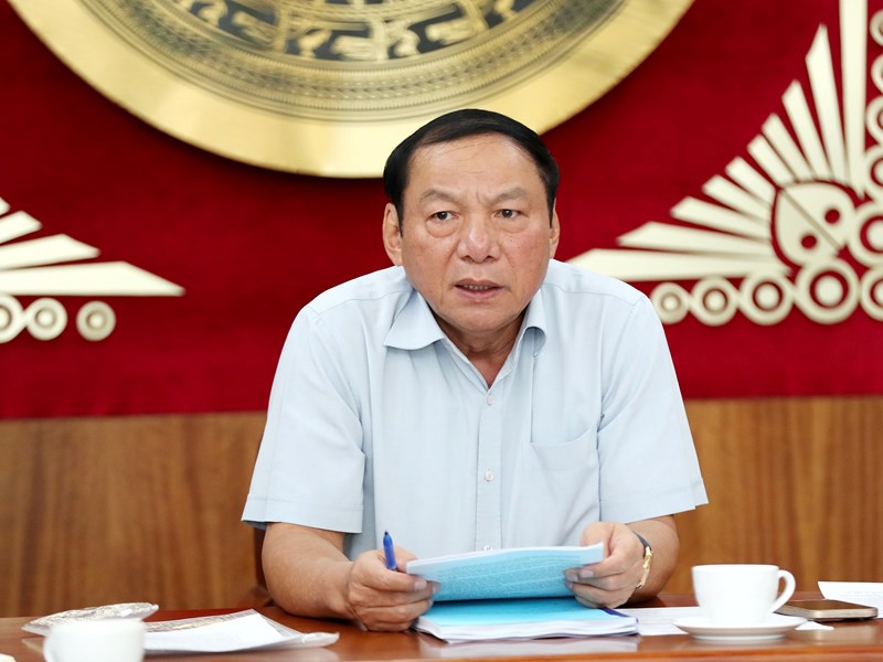 Bộ trưởng Nguyễn Văn Hùng: 