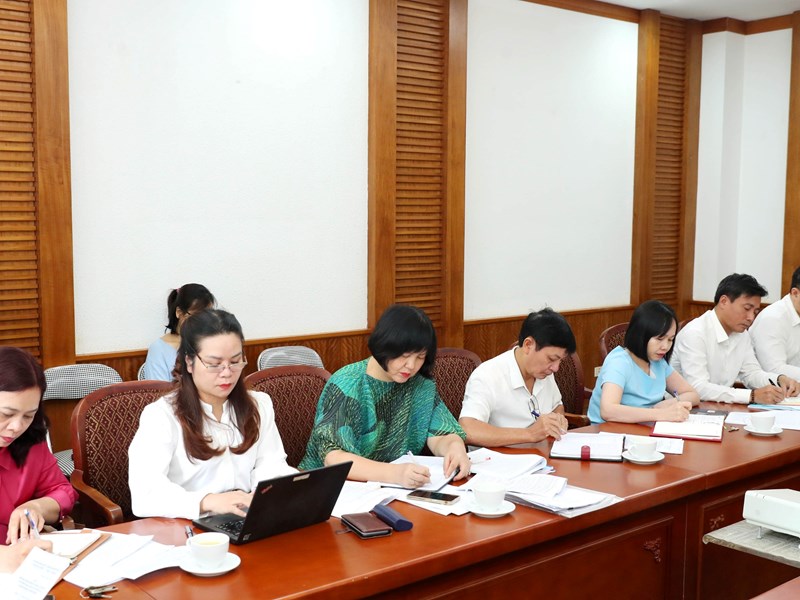 Bộ trưởng Nguyễn Văn Hùng: 