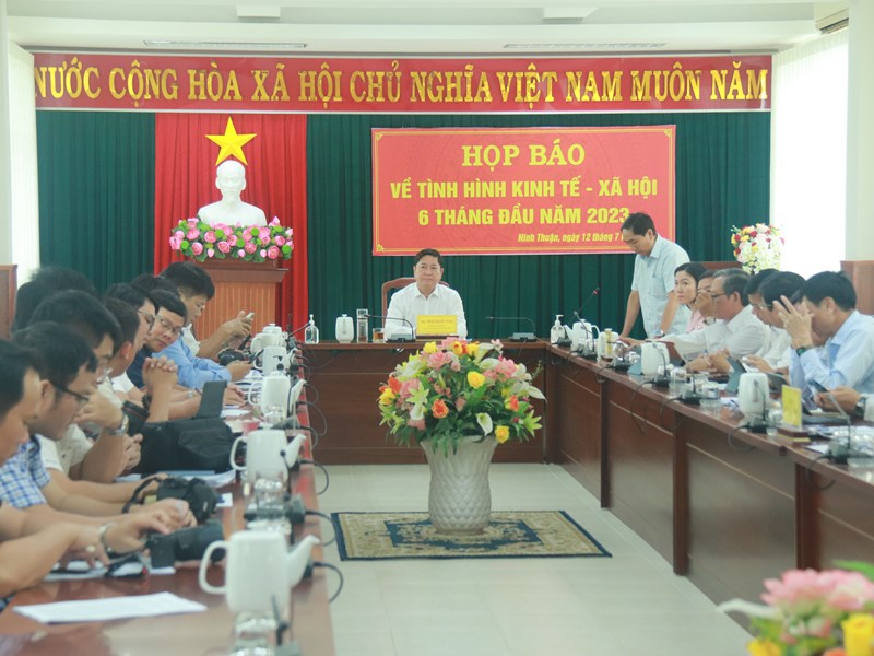 Ninh Thuận: Doanh thu du lịch sáu tháng đầu năm đạt 1.360 tỉ đồng, tăng 29% - Anh 2