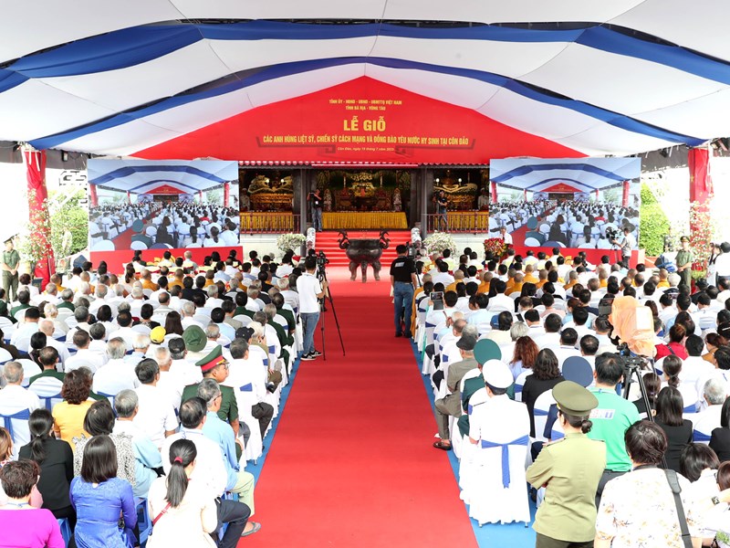 Chủ tịch nước nguyện chuông khai lễ Lễ giỗ các Anh hùng liệt sĩ hi sinh tại Côn Đảo - Anh 9