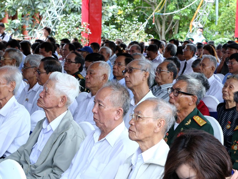 Chủ tịch nước nguyện chuông khai lễ Lễ giỗ các Anh hùng liệt sĩ hi sinh tại Côn Đảo - Anh 10