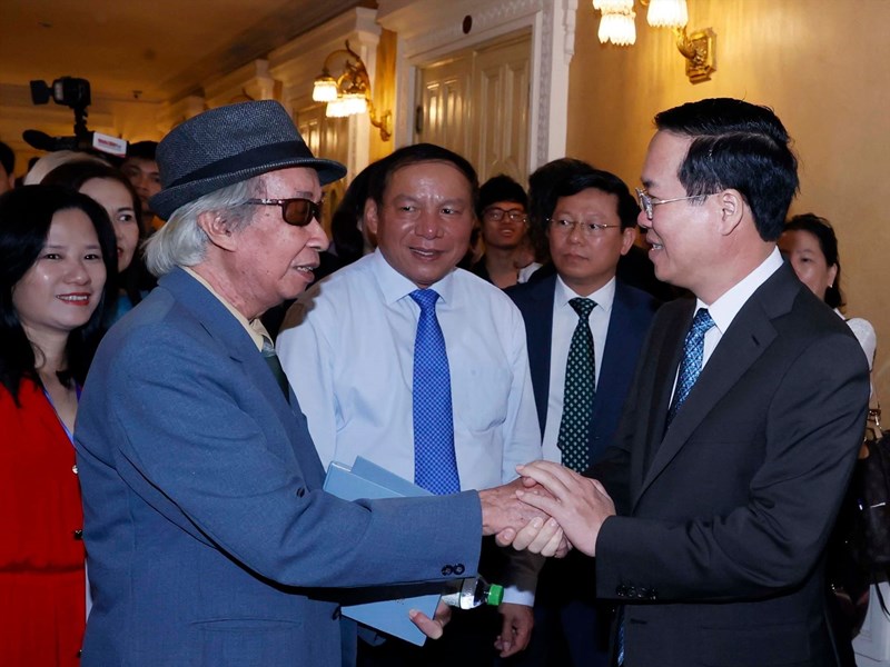 Xúc động và tự hào chương trình nghệ thuật “Đàn chim Việt” - Anh 2