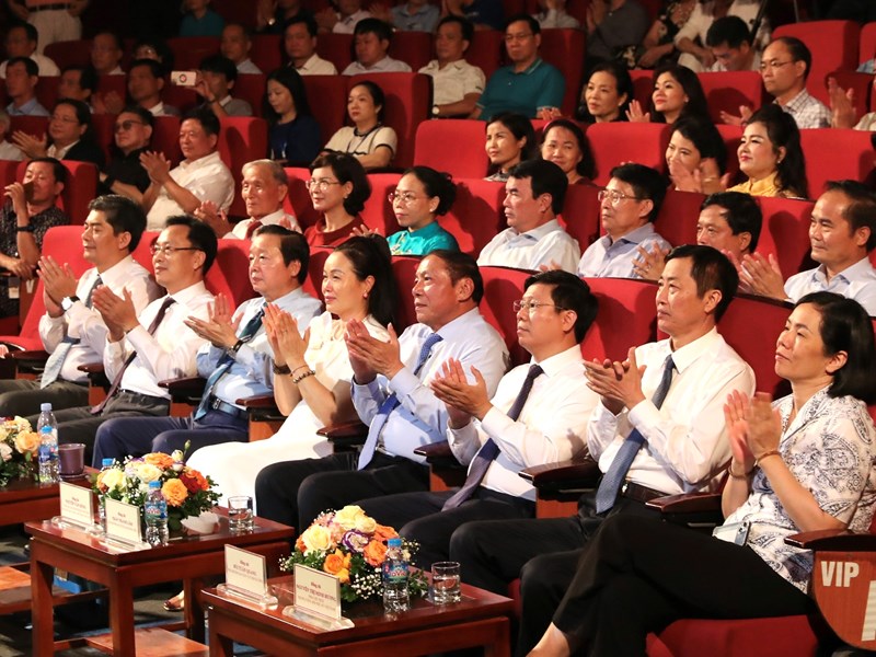 Tự hào với “Giai điệu Tổ quốc” - Anh 4