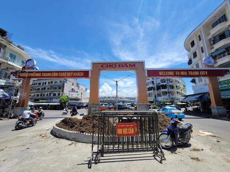Chợ Đầm Tròn Nha Trang trước nguy cơ bị đập bỏ - Bài 1: Công trình có kiến trúc độc đáo, thu hút du khách - Anh 3