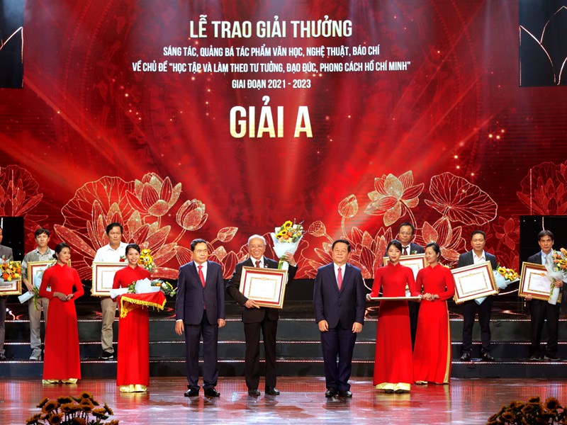 Trao giải thưởng sáng tác, quảng bá tác phẩm VHNT, báo chí về “Học tập và làm theo tư tưởng, đạo đức, phong cách Hồ Chí Minh” - Anh 4