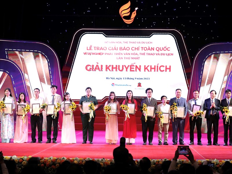 Lễ trao Giải Báo chí toàn quốc “Vì sự nghiệp phát triển Văn hóa, Thể thao và Du lịch” lần thứ Nhất: Lan tỏa thành tựu của Ngành Văn hóa, Thể thao và Du lịch - Anh 11