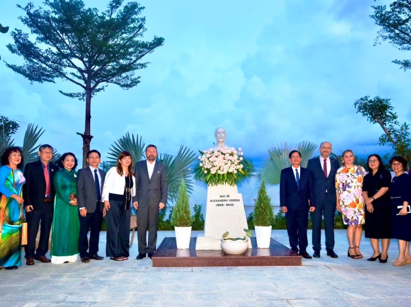 Khánh Hòa: Kỷ niệm 160 năm Ngày sinh bác sĩ Alexandre Yersin - Anh 2
