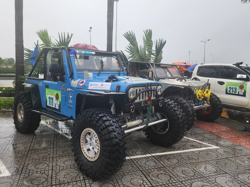 Khởi tranh giải đua xe ô tô địa hình quốc tế RFC Việt Nam - Anh 1