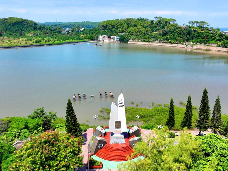 Những cột mốc chủ quyền vĩnh cửu (Bài 4): Hóa thân vào sóng nước, bảo vệ từng tấc đất quê hương - Anh 8