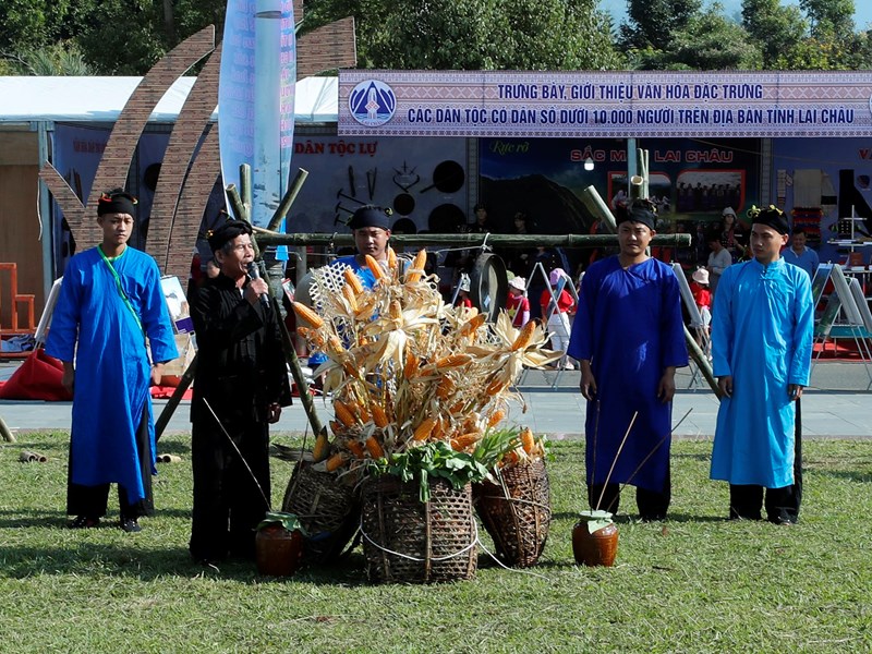 Những giá trị văn hóa của đồng bào các dân tộc rất ít người là tài sản vô giá của dân tộc - Anh 13