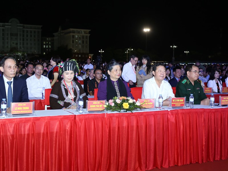 Những giá trị văn hóa của đồng bào các dân tộc rất ít người là tài sản vô giá của dân tộc - Anh 1