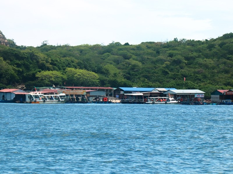 Ninh Thuận: Kiểm tra, xử lý vi phạm trong hoạt động kinh doanh du lịch ở vịnh Vĩnh Hy, Bãi Kinh - Anh 2