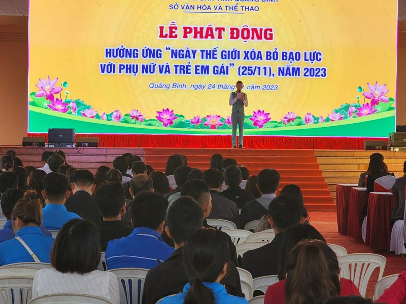 Tuyên truyền xoá bỏ bạo lực đối với phụ nữ và trẻ em gái - Anh 1