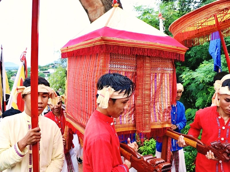 Lễ đón, rước y trang của đồng bào Chăm và Raglai Ninh Thuận - Anh 3