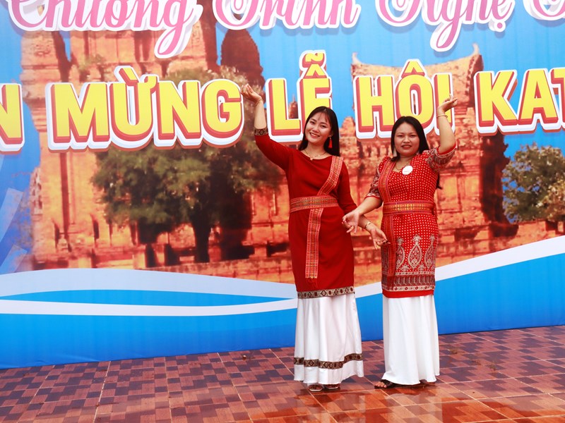 Lễ đón, rước y trang của đồng bào Chăm và Raglai Ninh Thuận - Anh 9