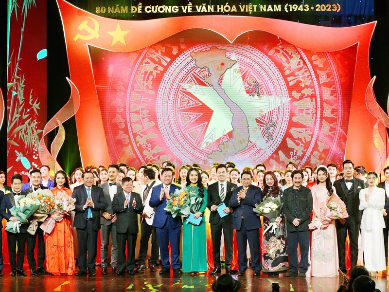 Dấu ấn đột phá từ khát vọng chấn hưng, phát triển - Anh 1