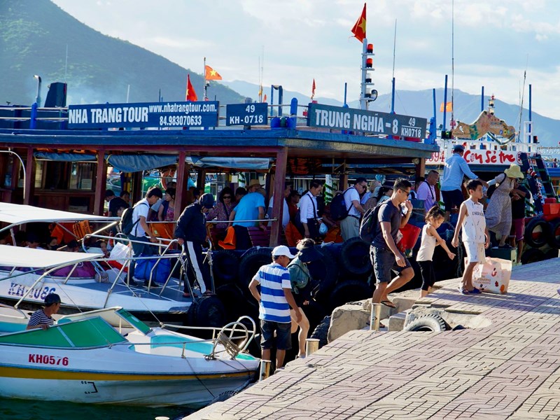 Khánh Hòa đón 465.000 lượt khách du lịch dịp Tết Dương lịch - Anh 2