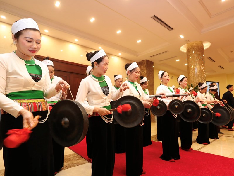 Thủ tướng tham quan triển lãm chào mừng Hội nghị tổng kết của ngành VHTTDL - Anh 4