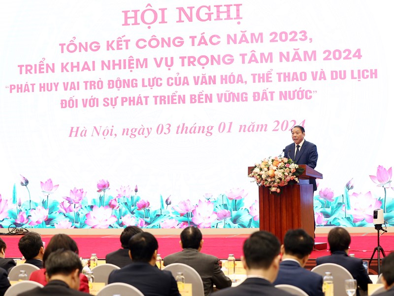 Thủ tướng tham quan triển lãm chào mừng Hội nghị tổng kết của ngành VHTTDL - Anh 7