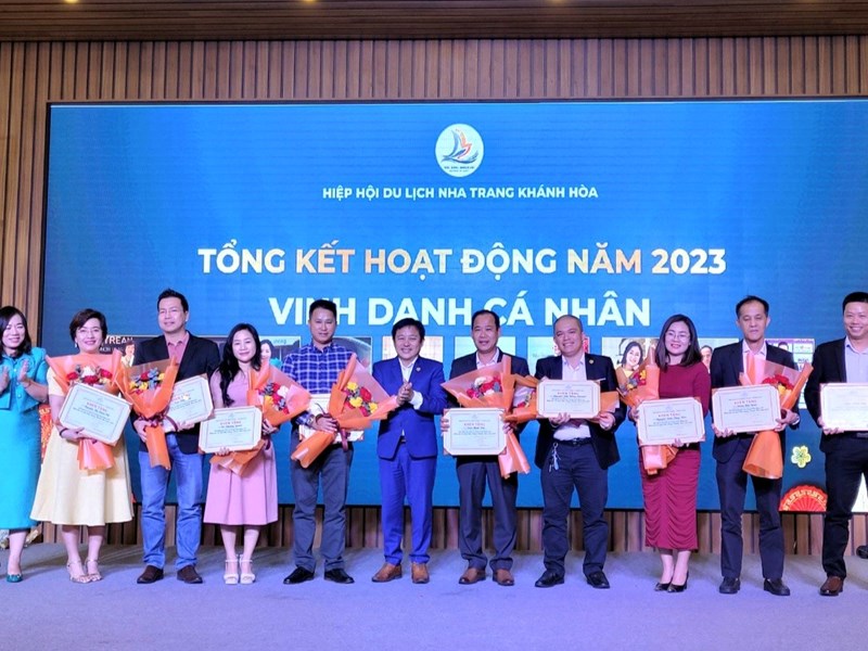 Năm 2024, Khánh Hòa phấn đấu đón 9 triệu lượt khách lưu trú - Anh 3