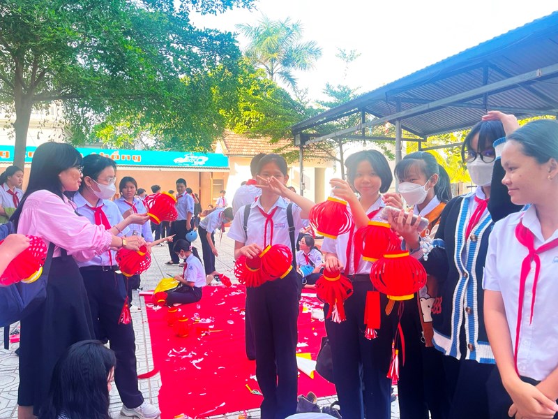 Khánh Hòa: Ngày hội lồng đèn giấy, vui Xuân, đón Tết - Anh 2