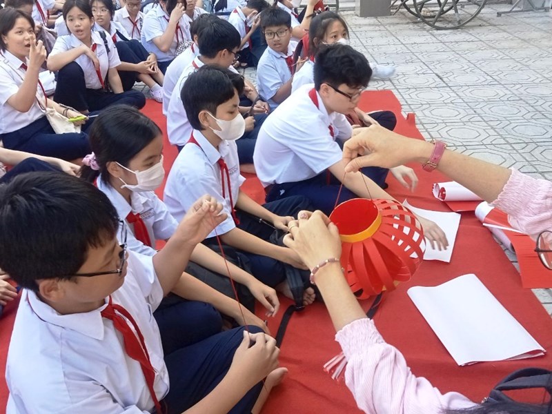 Khánh Hòa: Ngày hội lồng đèn giấy, vui Xuân, đón Tết - Anh 1