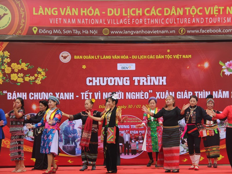 600 phần quà được trao đi qua chương trình “Bánh chưng xanh – Tết vì người nghèo” năm 2024 - Anh 13