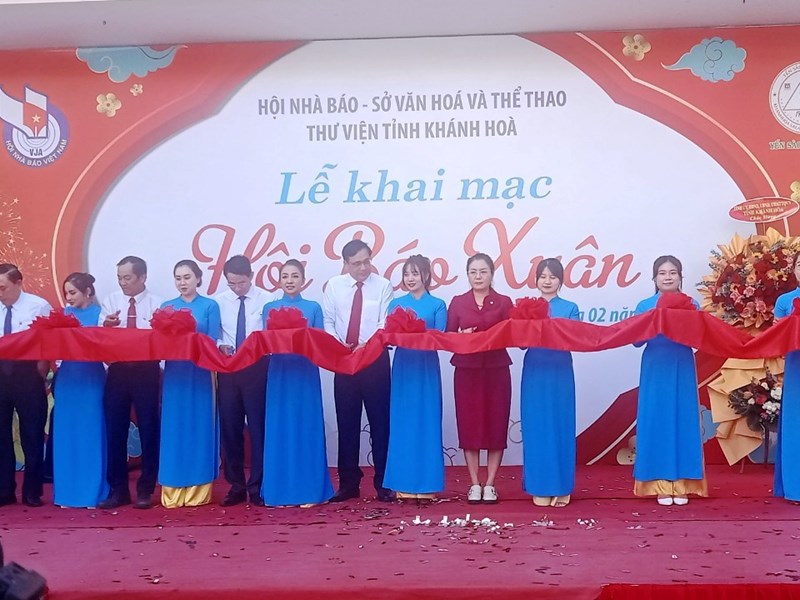 Khánh Hòa: Khai mạc Hội báo Xuân Giáp Thìn - Anh 1
