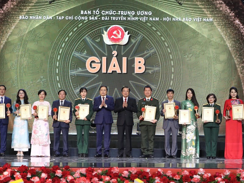 Thủ tướng: Niềm tin, sự đồng lòng của nhân dân là nguồn cảm hứng vô tận cho những tác phẩm báo chí - Anh 4