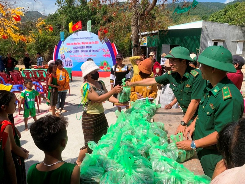Ninh Thuận: Vui Xuân đón Tết vùng đồng bào Raglai Cầu Gãy - Đá Hang - Anh 3