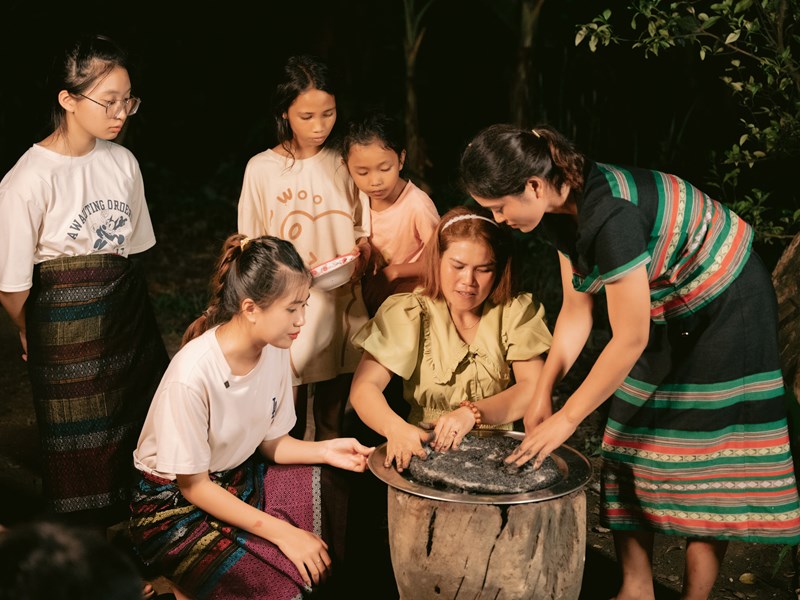 Tục giữ lửa, lấy nước của người Bru - Vân Kiều trong ngày Tết cổ truyền - Anh 4