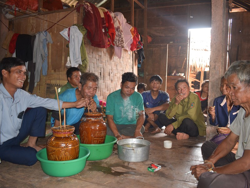 Tục giữ lửa, lấy nước của người Bru - Vân Kiều trong ngày Tết cổ truyền - Anh 5