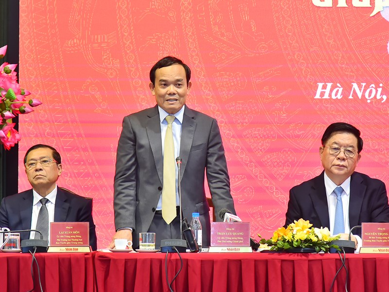 Xây dựng nền báo chí chuyên nghiệp, nhân văn, hiện đại - Anh 2