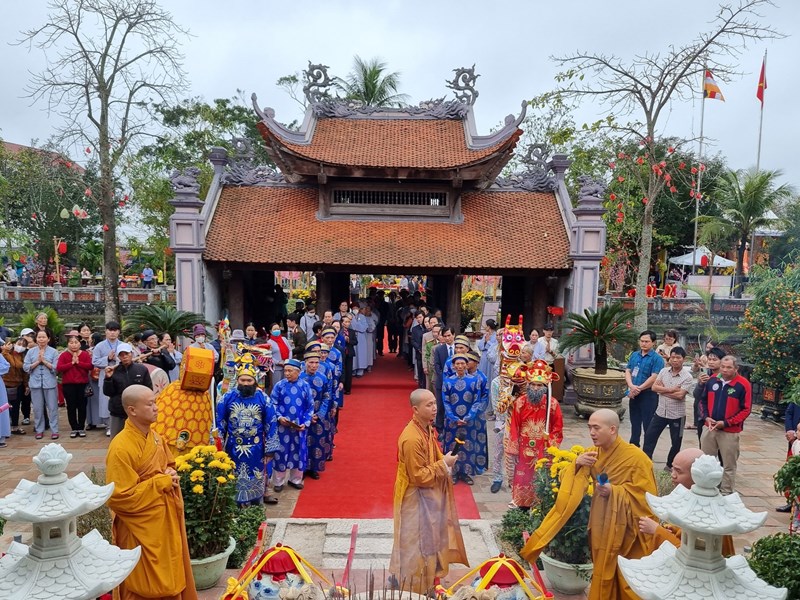 Nhiều hoạt động văn hoá diễn ra tại lễ hội chùa Hoằng Phúc - Anh 1