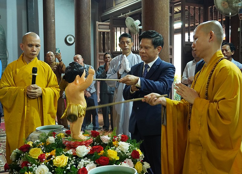 Nhiều hoạt động văn hoá diễn ra tại lễ hội chùa Hoằng Phúc - Anh 3