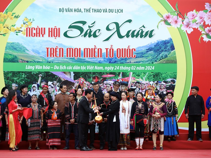 Chủ tịch nước Võ Văn Thưởng: Văn hoá là một trong những trụ cột của phát triển bền vững đất nước - Anh 6