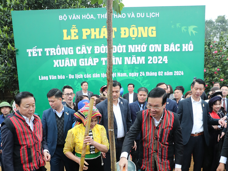 Ngày hội Sắc xuân trên mọi miền Tổ quốc năm ​​​​​​​2024: Thắm tình đoàn kết, lan tỏa giá trị văn hóa truyền thống - Anh 4