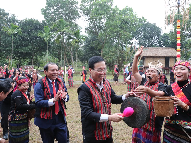 Ngày hội Sắc xuân trên mọi miền Tổ quốc năm ​​​​​​​2024: Thắm tình đoàn kết, lan tỏa giá trị văn hóa truyền thống - Anh 5