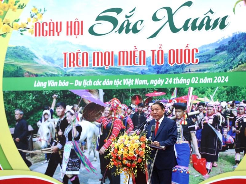 Ngày hội Sắc xuân trên mọi miền Tổ quốc năm ​​​​​​​2024: Thắm tình đoàn kết, lan tỏa giá trị văn hóa truyền thống - Anh 3