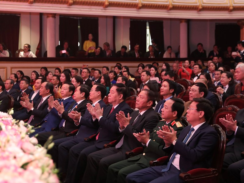 Bộ trưởng Nguyễn Văn Hùng: Công tác xét tặng NSND, NSƯT diễn ra chặt chẽ, công tâm, khách quan - Anh 2