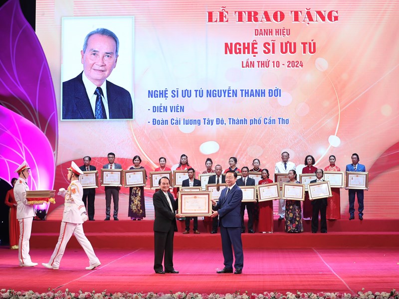 Lễ trao tặng danh hiệu NSND, NSƯT lần thứ 10: Khích lệ các nghệ sĩ phát huy tài năng, sáng tạo nghệ thuật và say mê cống hiến - Anh 11