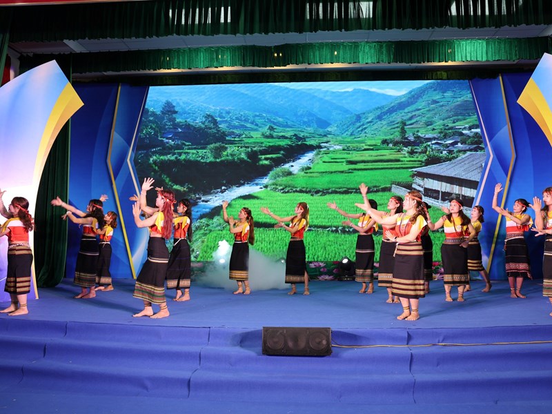 Hội thi dân vũ thể thao “Nhịp điệu yêu thương” - Anh 1