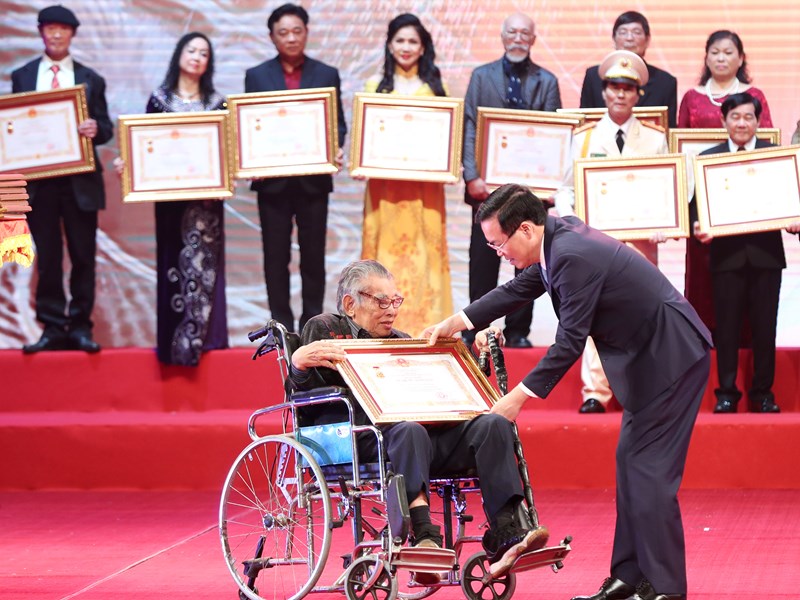 Chủ tịch nước Võ Văn Thưởng: Các NSND, NSƯT là vốn quý của đất nước - Anh 3