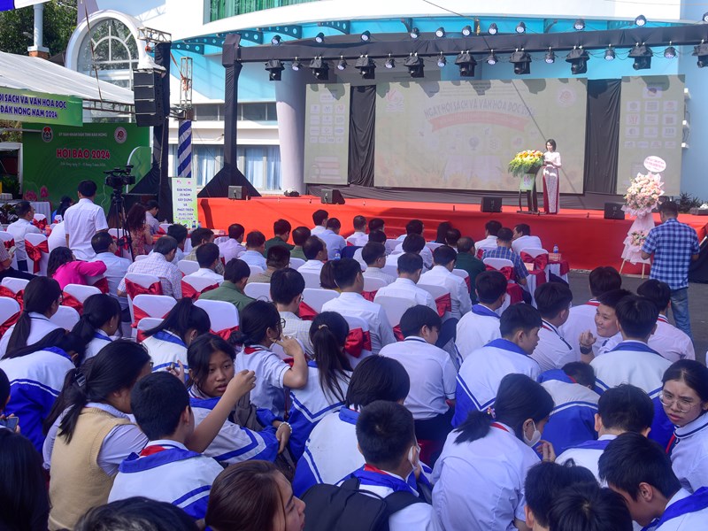 Khai mạc Ngày hội Sách và Văn hóa đọc tỉnh Đắk Nông - Anh 2